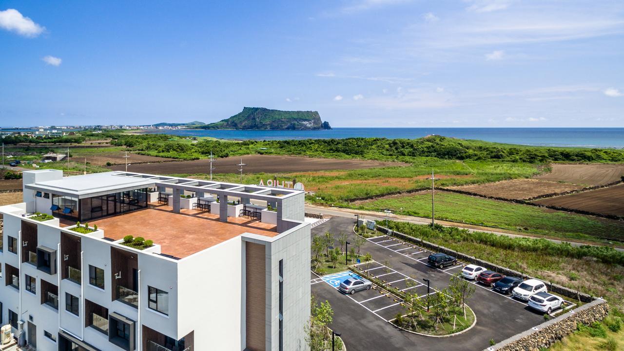 Thira Hotel مدينة سيوجويبو المظهر الخارجي الصورة