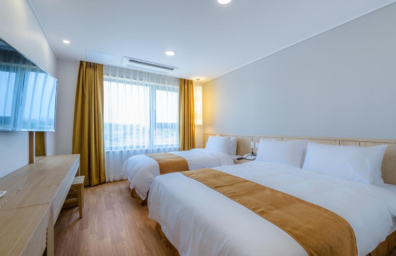 Thira Hotel مدينة سيوجويبو المظهر الخارجي الصورة