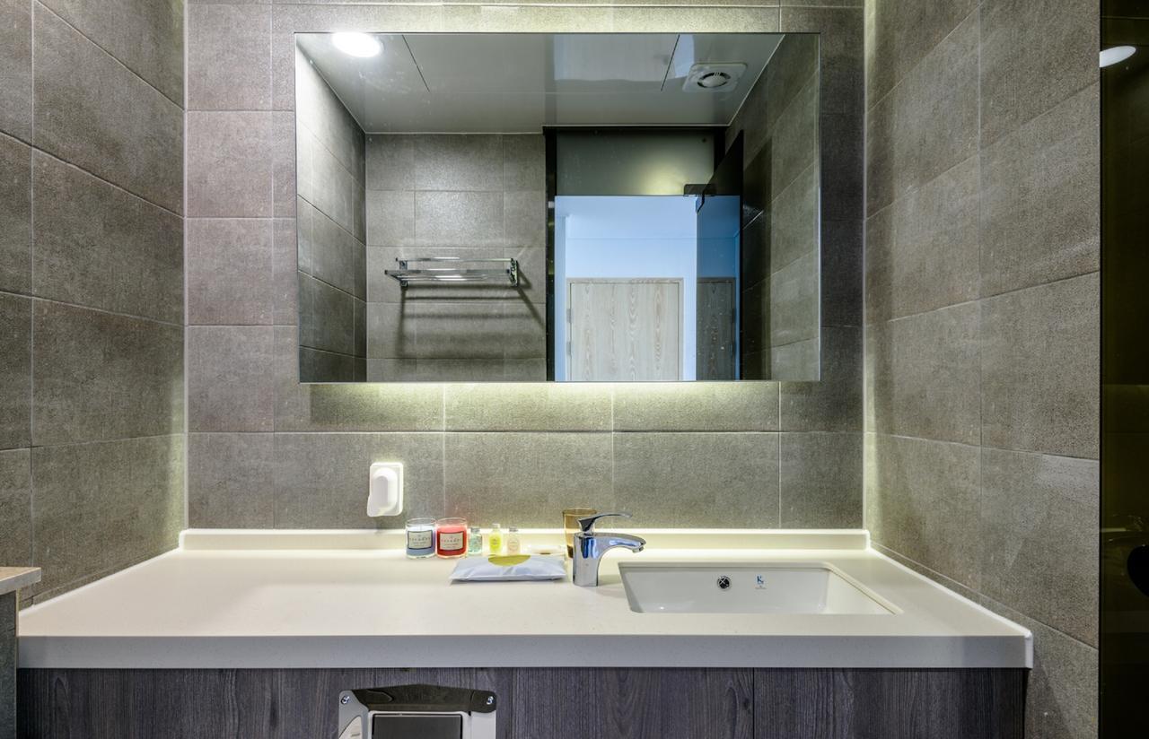 Thira Hotel مدينة سيوجويبو المظهر الخارجي الصورة