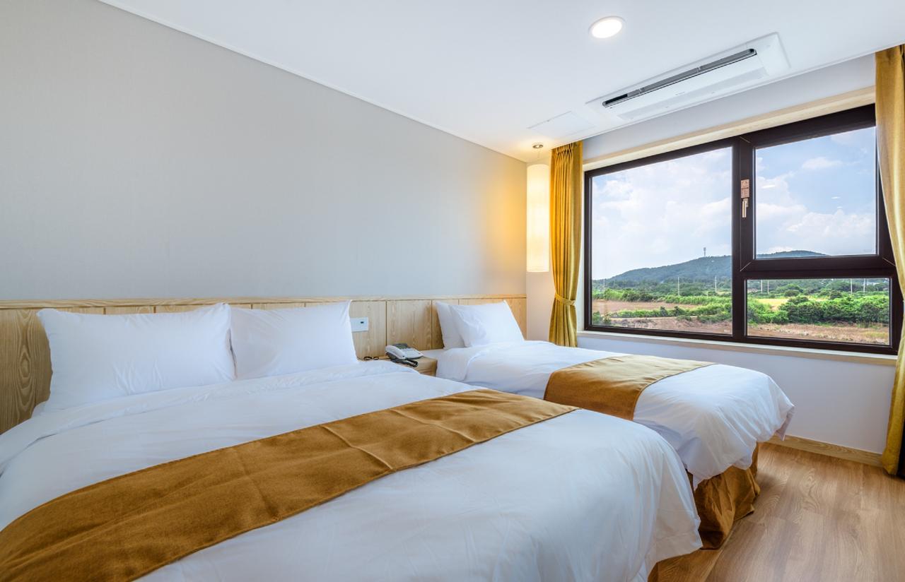Thira Hotel مدينة سيوجويبو المظهر الخارجي الصورة